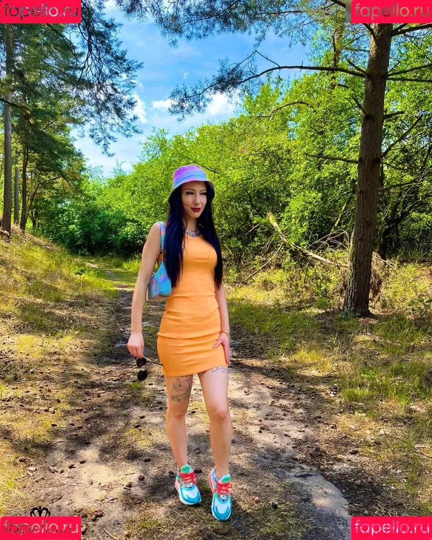 Trixie-Tainted Onlyfans Photo Gallery 