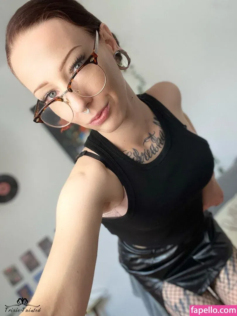 Trixie-Tainted Onlyfans Photo Gallery 