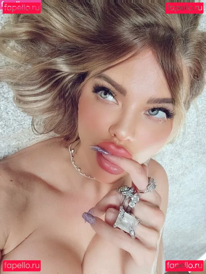 danahammofficial Onlyfans Photo Gallery 