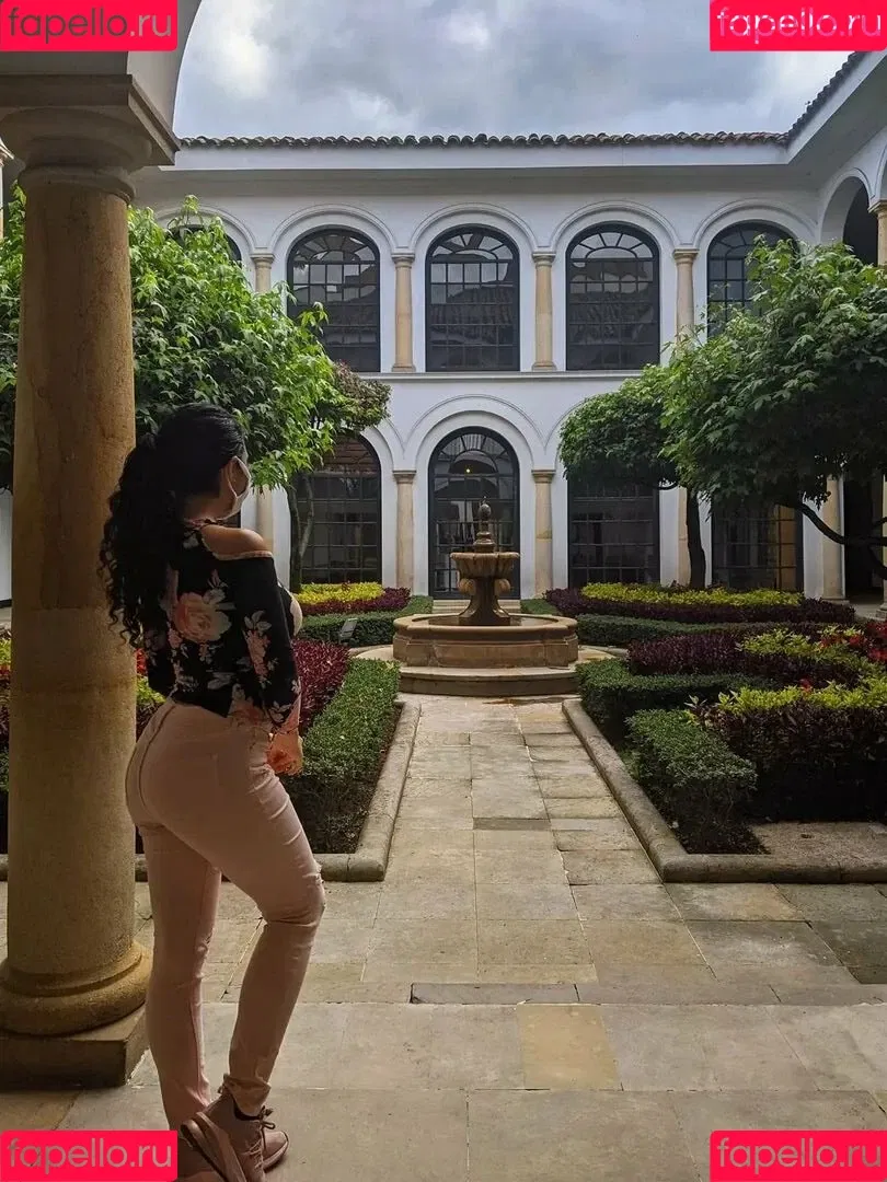 Isabella R Onlyfans Photo Gallery 