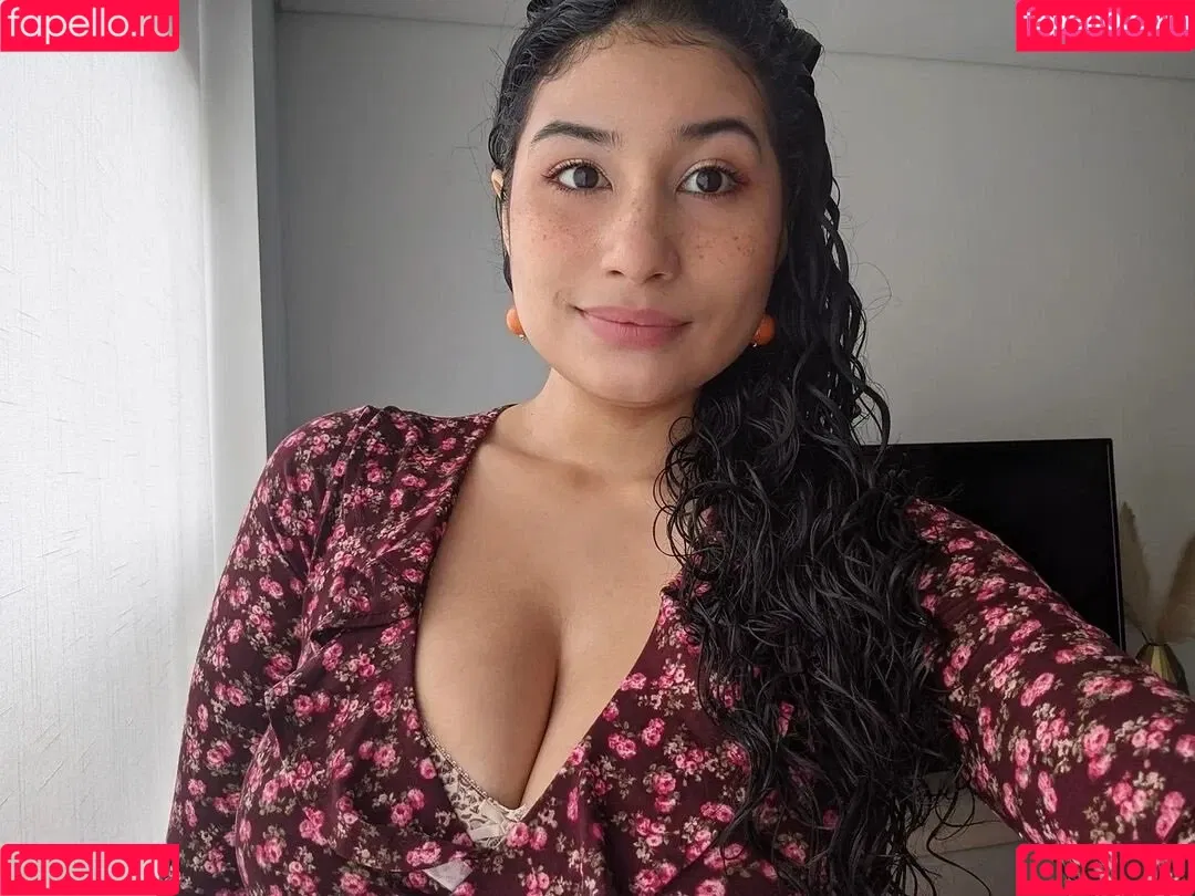 Isabella R Onlyfans Photo Gallery 