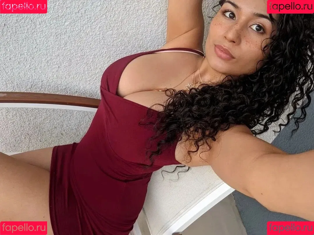 Isabella R Onlyfans Photo Gallery 