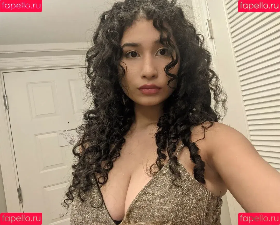 Isabella R Onlyfans Photo Gallery 