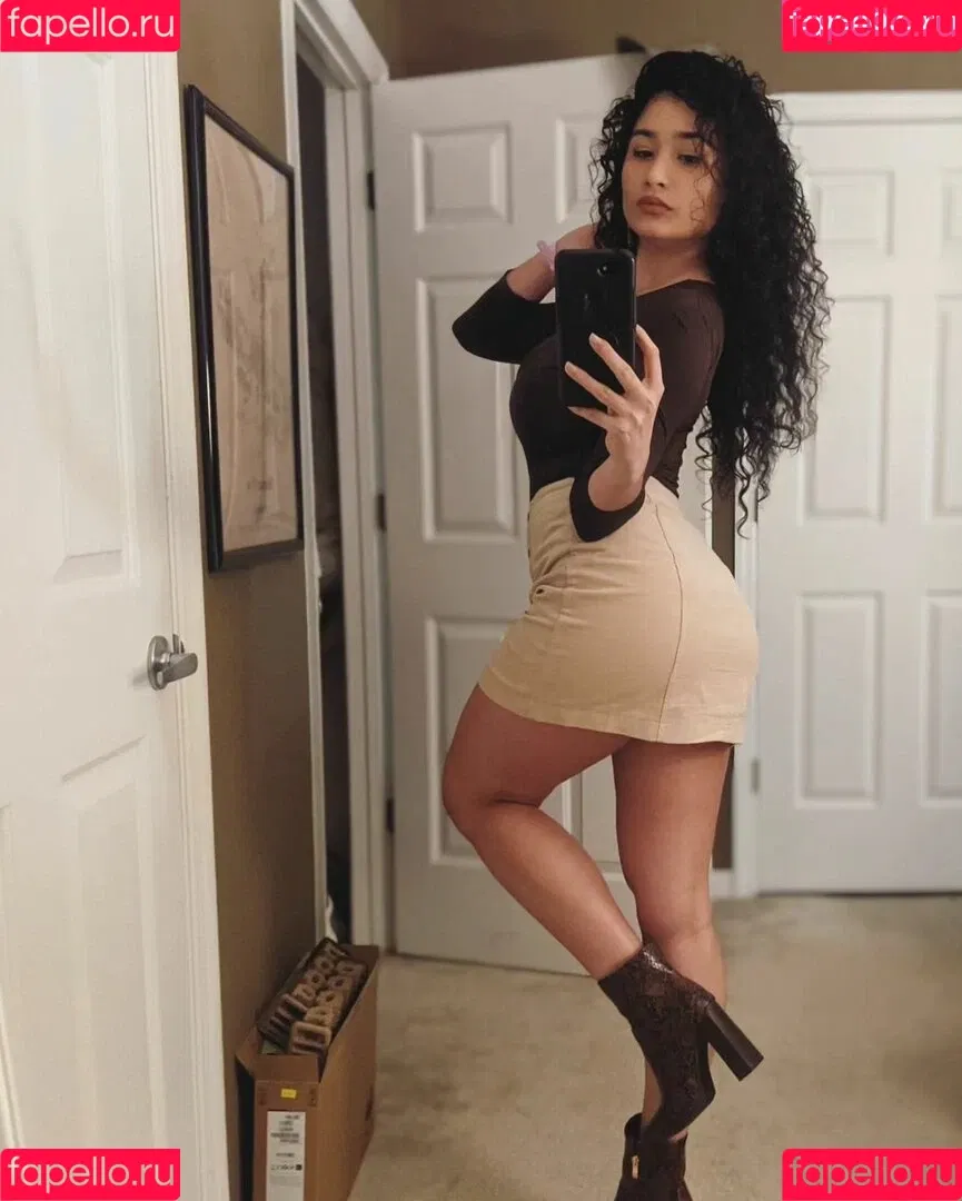 Isabella R Onlyfans Photo Gallery 