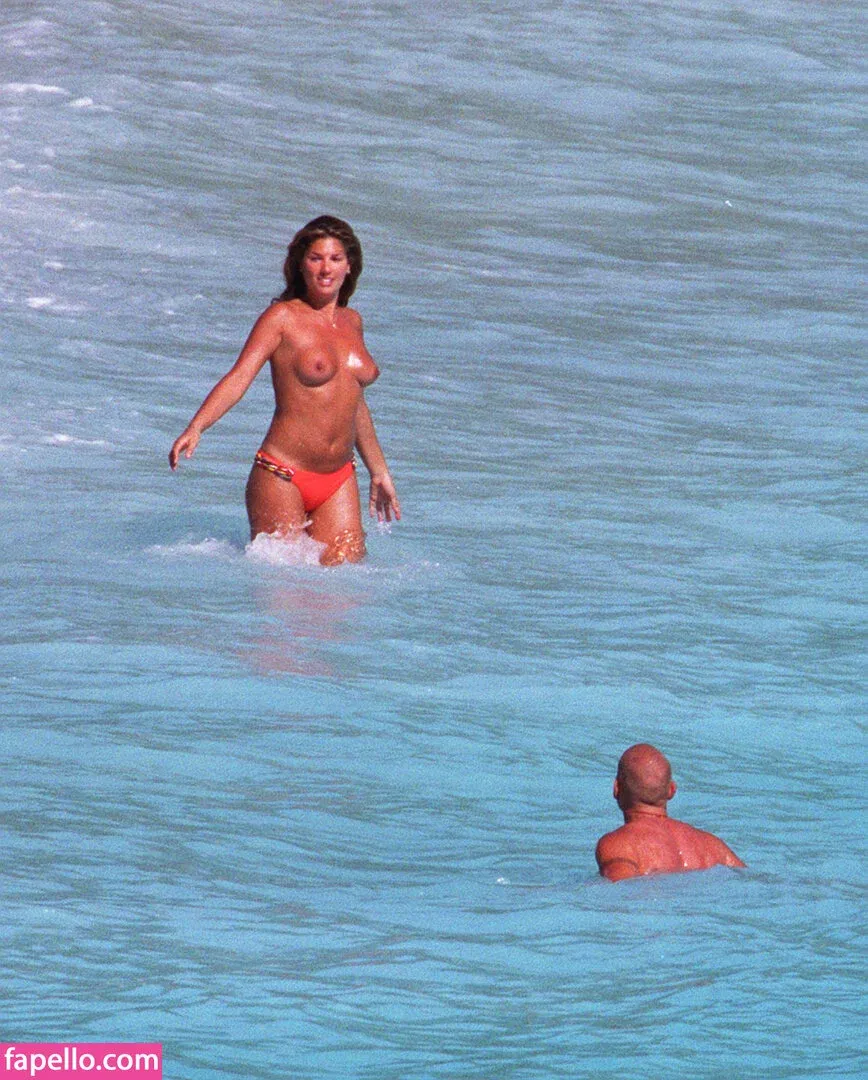 Daisy Fuentes Onlyfans Photo Gallery 