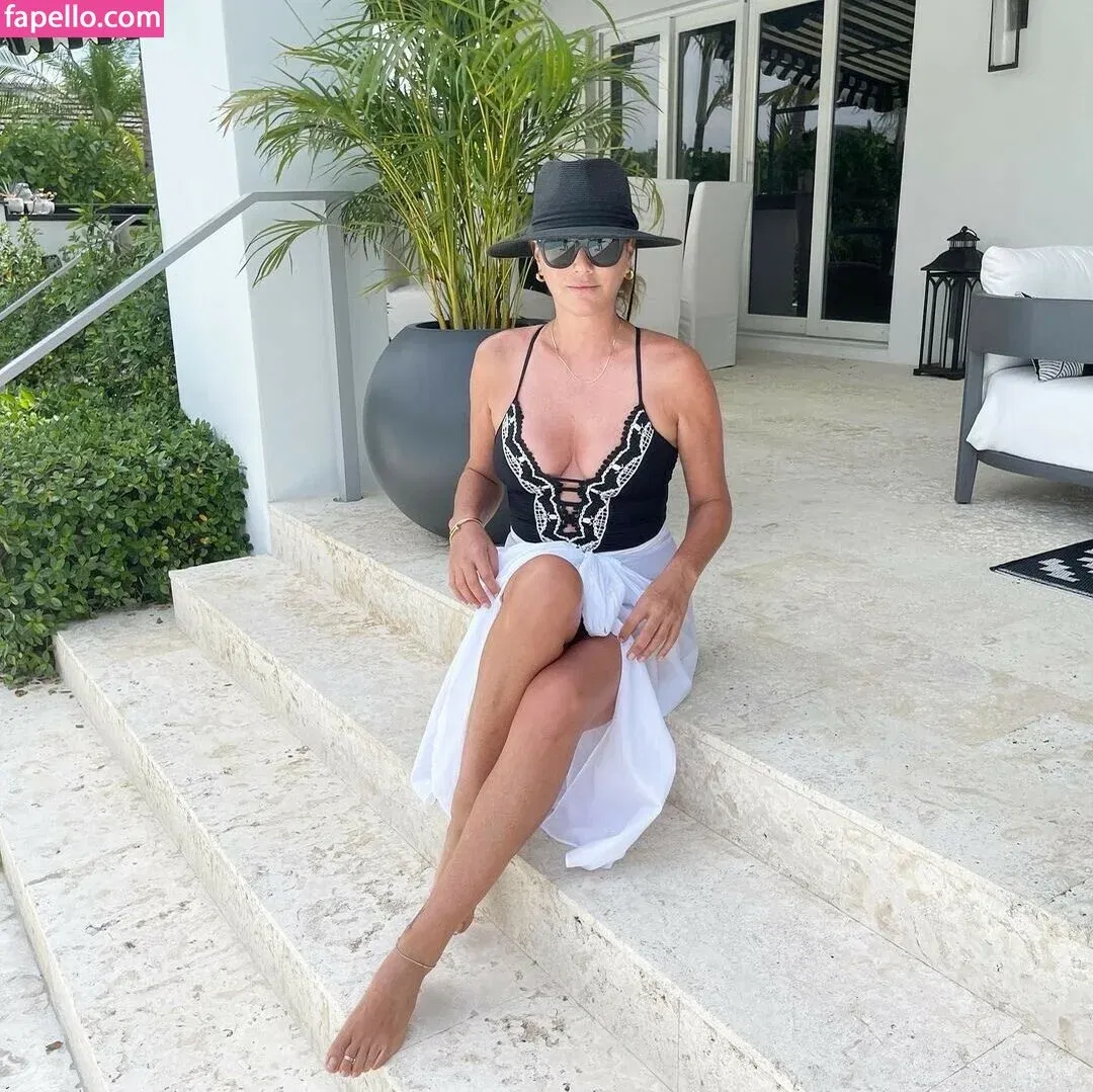 Daisy Fuentes Onlyfans Photo Gallery 