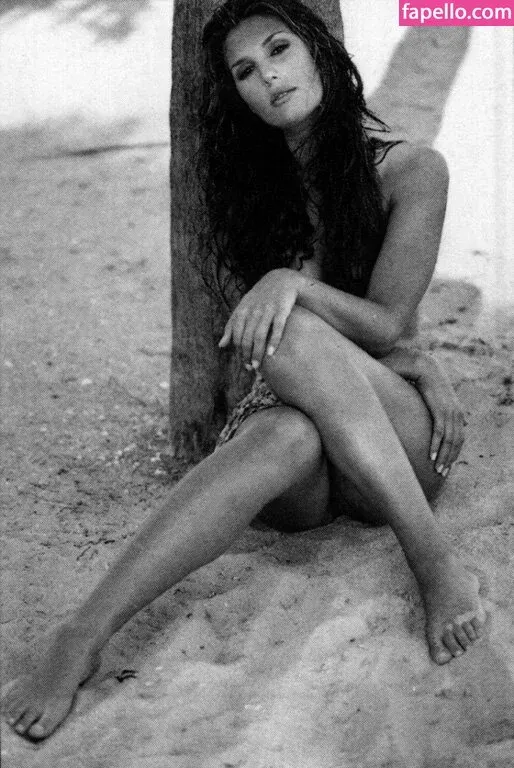 Daisy Fuentes Onlyfans Photo Gallery 