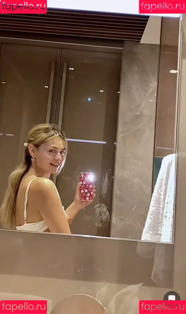 Emilia Laurent Onlyfans Photo Gallery 