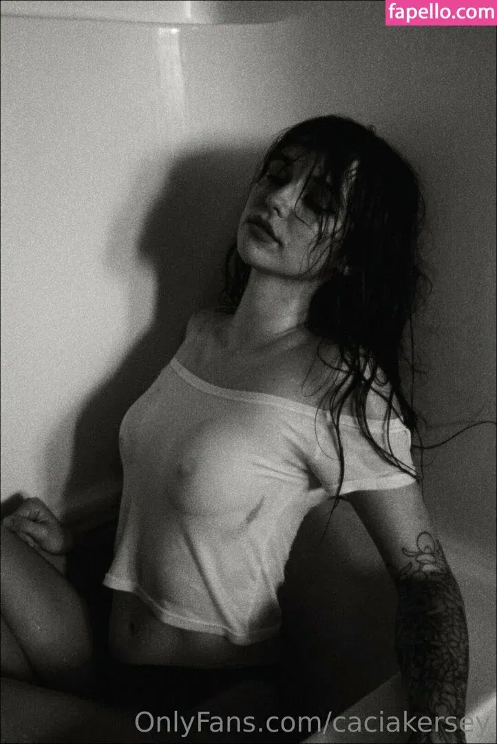 caciakersey Onlyfans Photo Gallery 