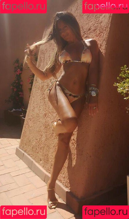 Kathia Cucchi Onlyfans Photo Gallery 