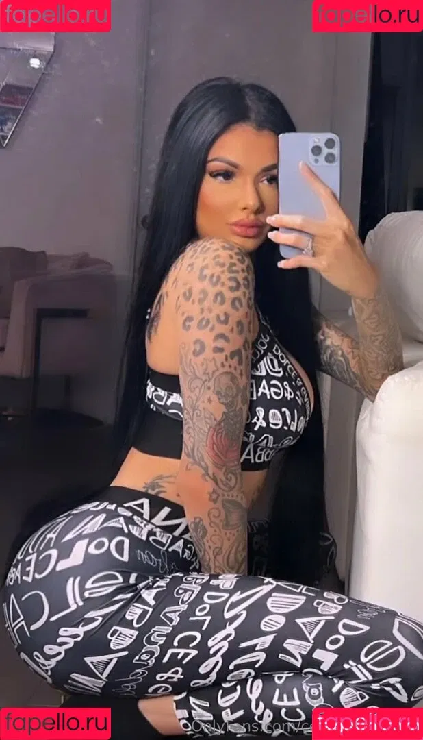 celinapowelltoo Onlyfans Photo Gallery 