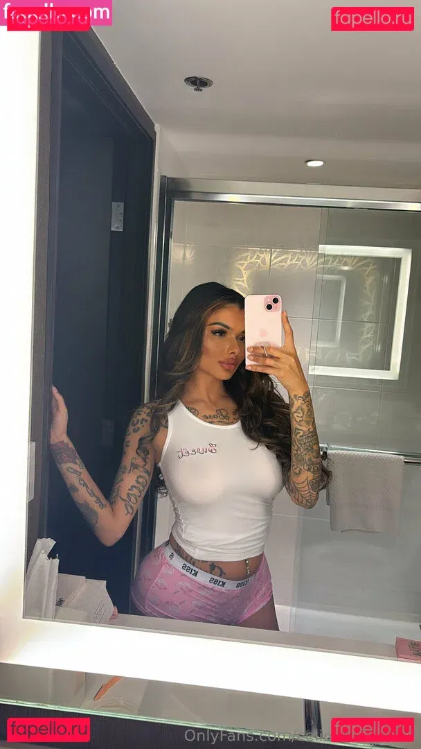 celinapowelltoo Onlyfans Photo Gallery 
