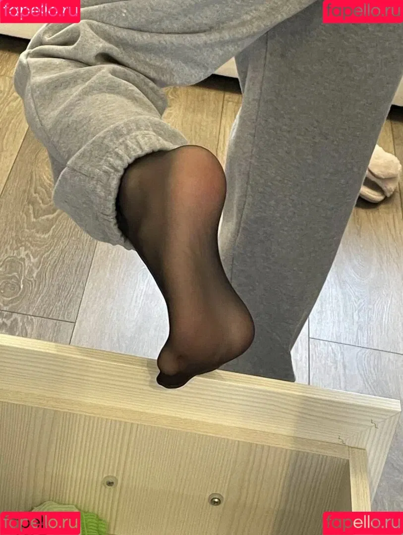 Vellari_feet Onlyfans Photo Gallery 