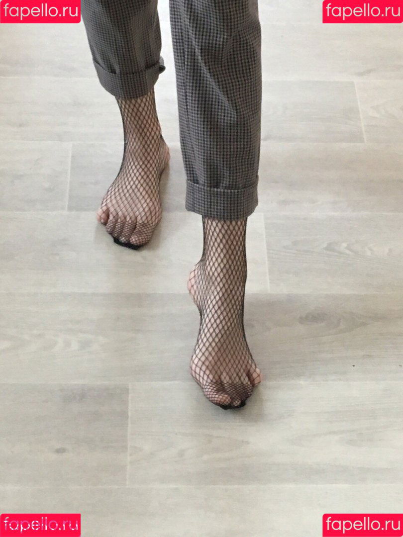 Vellari_feet Onlyfans Photo Gallery 