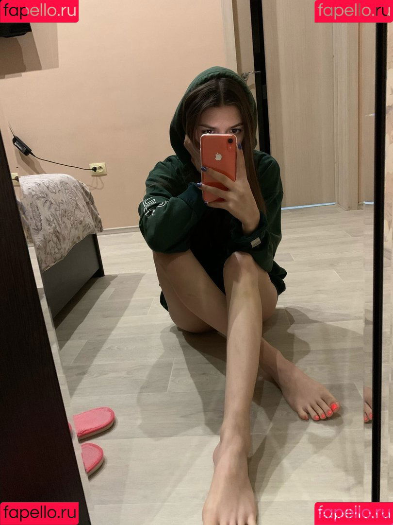 Vellari_feet Onlyfans Photo Gallery 