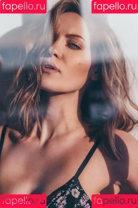 Anna Ronzhin Onlyfans Photo Gallery 