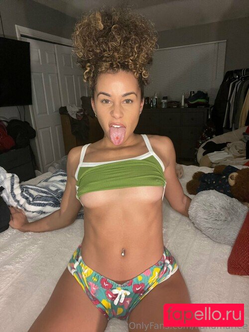 lianamariee Onlyfans Photo Gallery 
