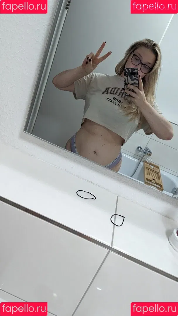 neeviliciouz Onlyfans Photo Gallery 
