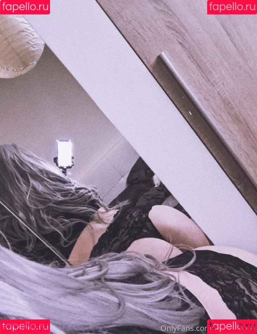 neeviliciouz Onlyfans Photo Gallery 