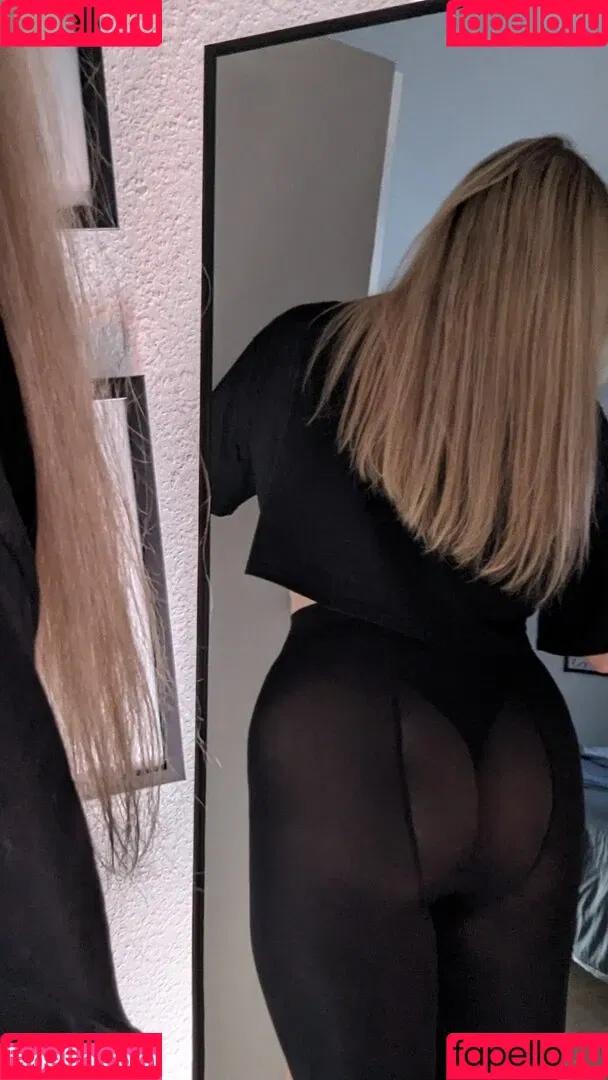 neeviliciouz Onlyfans Photo Gallery 