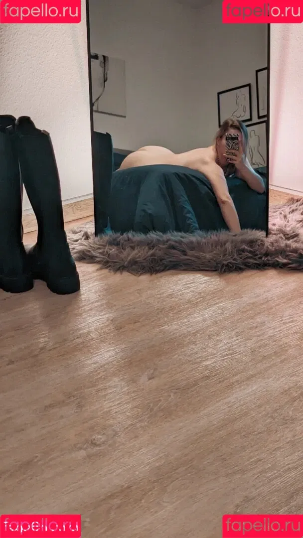 neeviliciouz Onlyfans Photo Gallery 