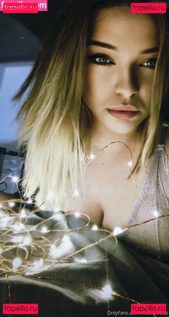 neeviliciouz Onlyfans Photo Gallery 