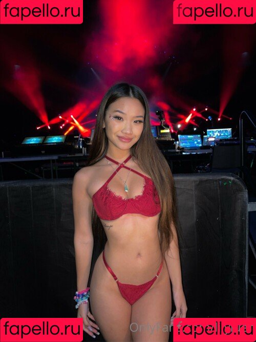 Lily Luen Onlyfans Photo Gallery 