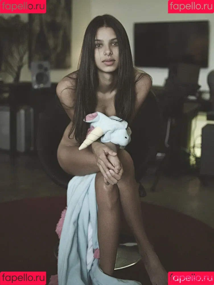 Bruna Lirio Onlyfans Photo Gallery 