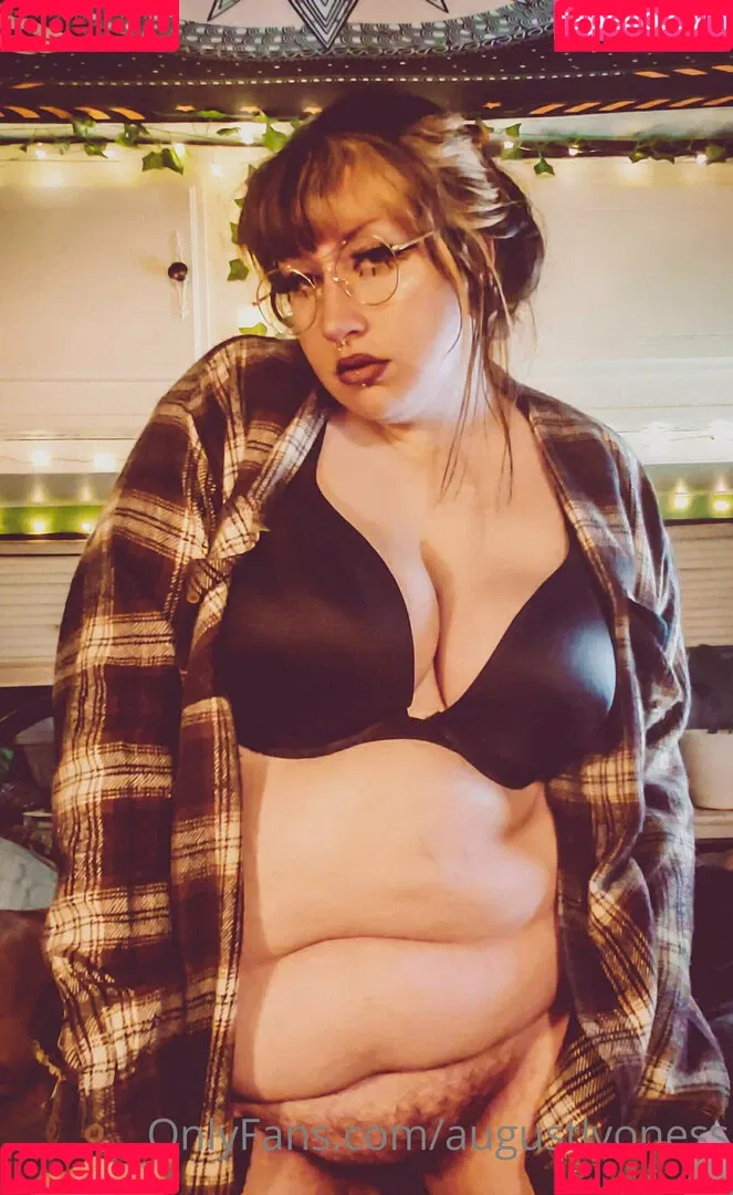 augustlyoness Onlyfans Photo Gallery 