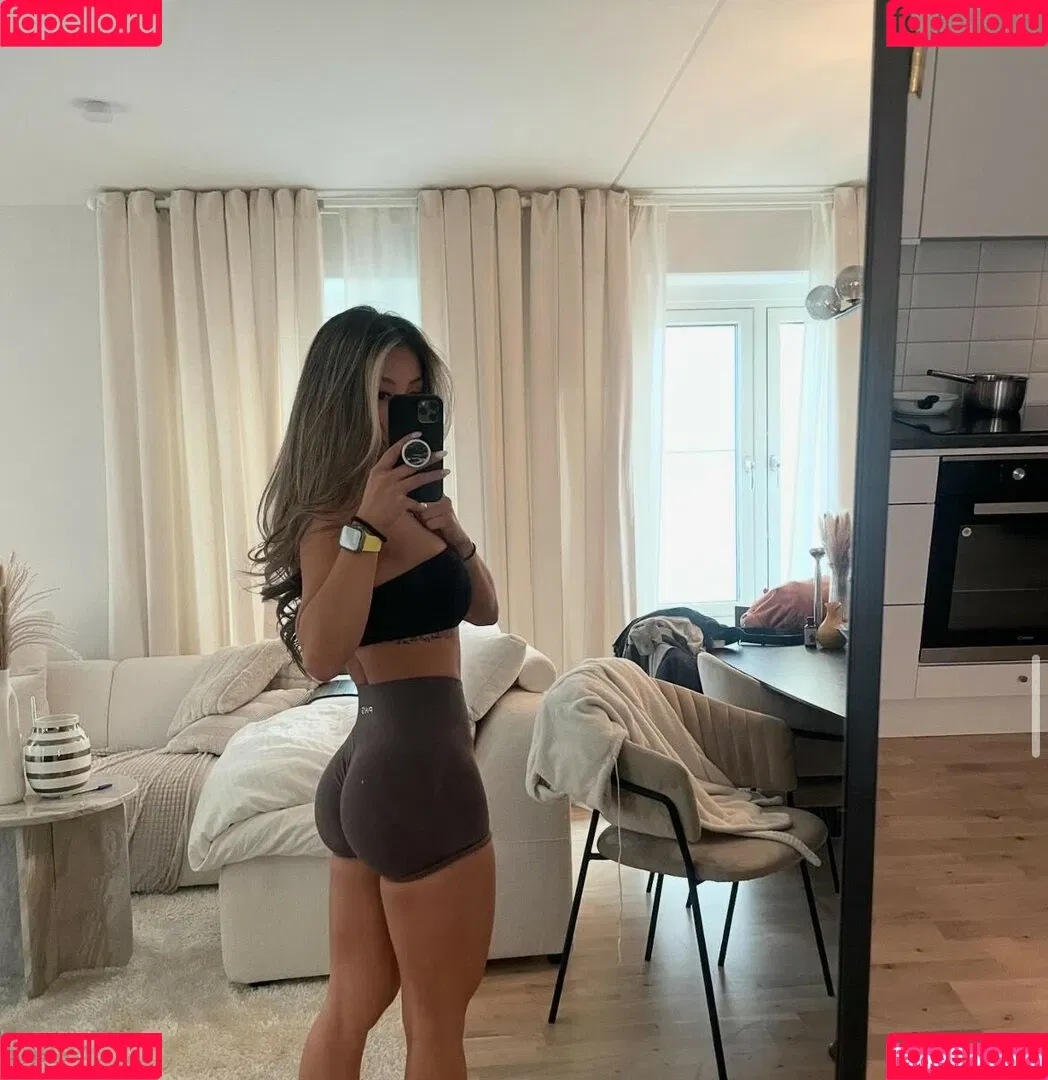 theaphysique Onlyfans Photo Gallery 