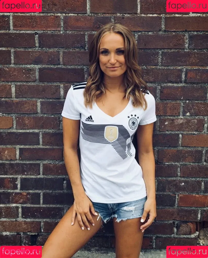 Nele Schenker Onlyfans Photo Gallery 