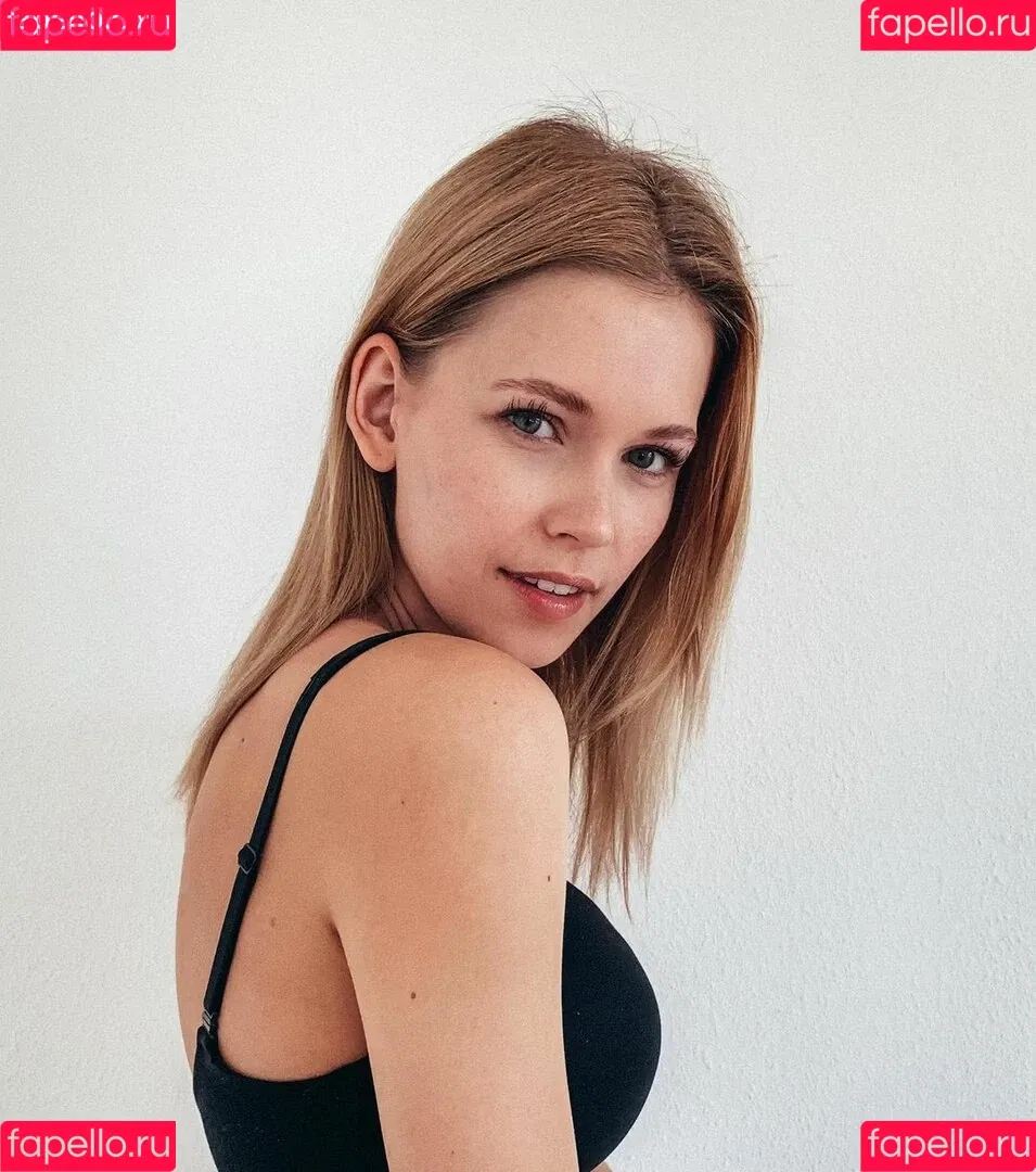Melanie Kroll Onlyfans Photo Gallery 