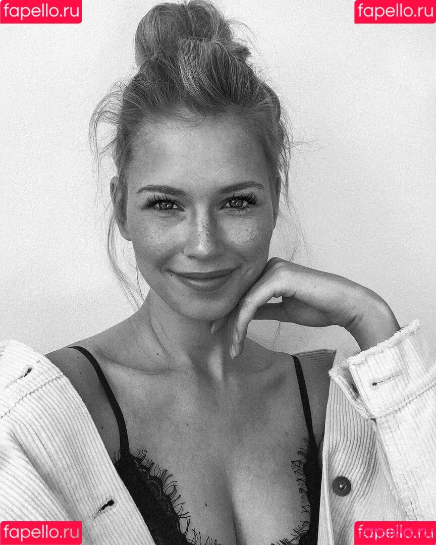 Melanie Kroll Onlyfans Photo Gallery 