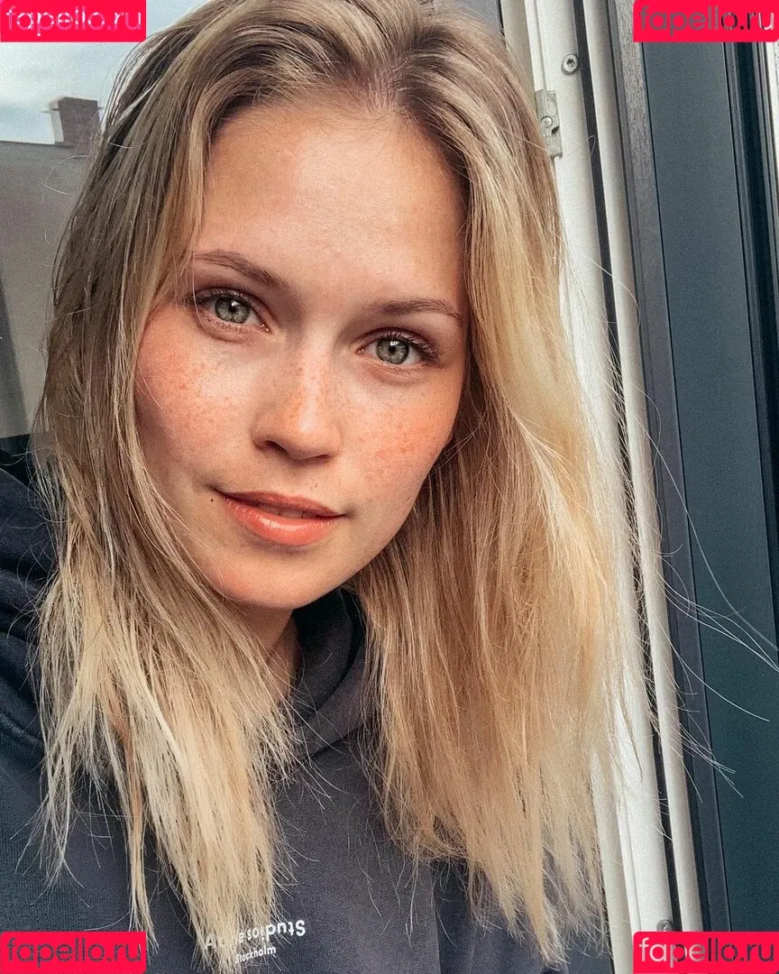 Melanie Kroll Onlyfans Photo Gallery 