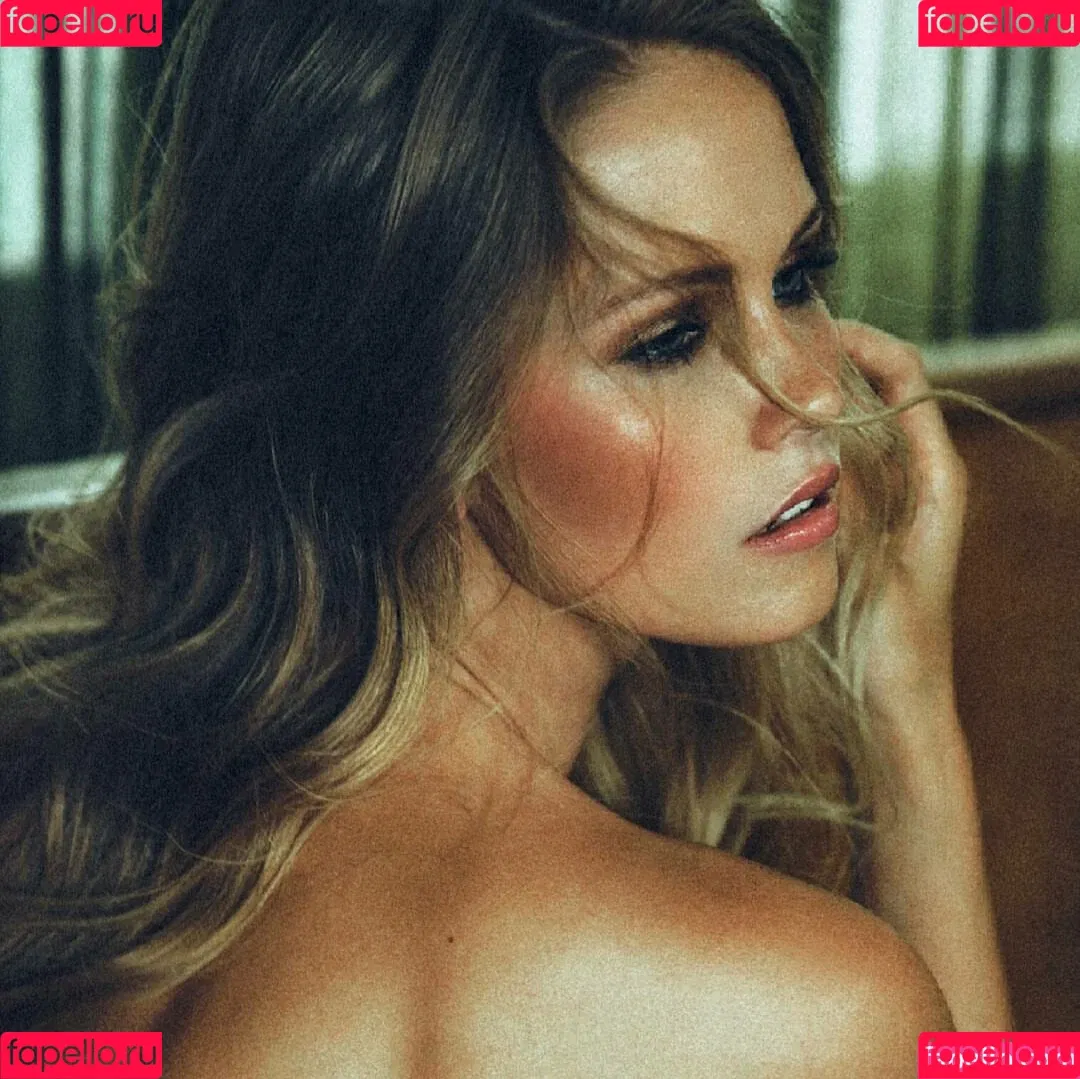 Melanie Kroll Onlyfans Photo Gallery 
