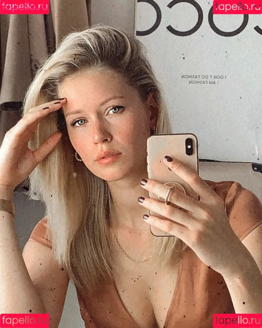 Melanie Kroll Onlyfans Photo Gallery 