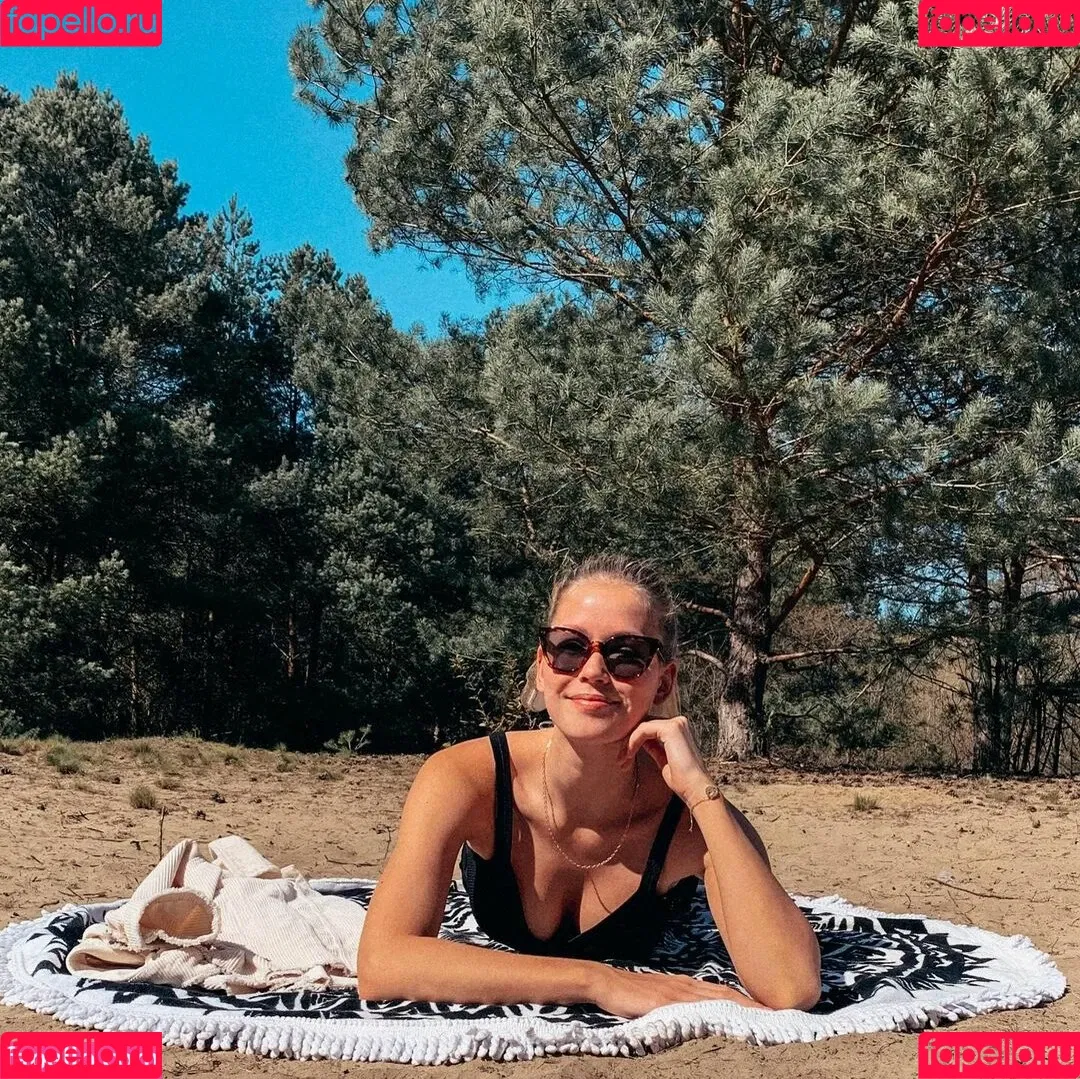 Melanie Kroll Onlyfans Photo Gallery 
