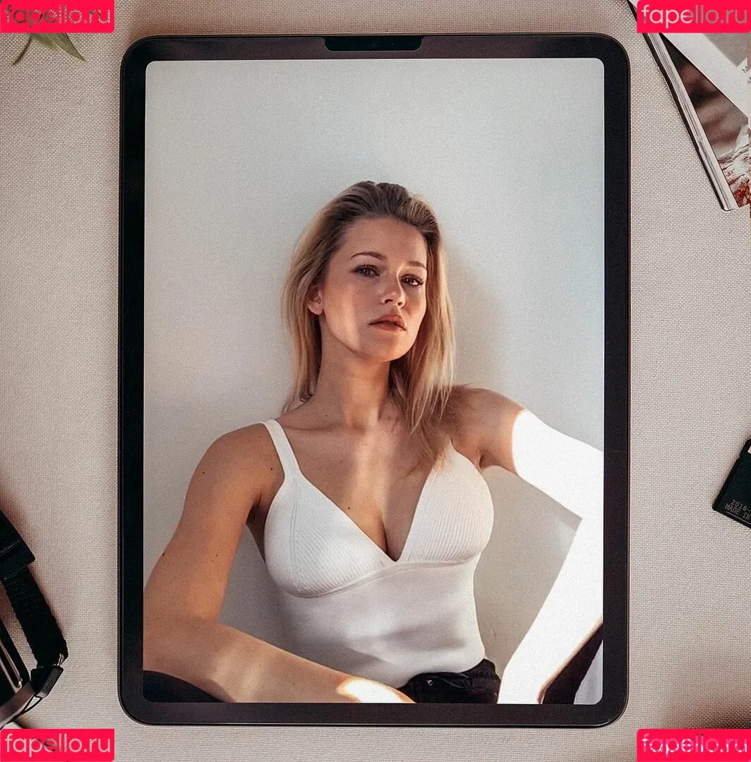 Melanie Kroll Onlyfans Photo Gallery 