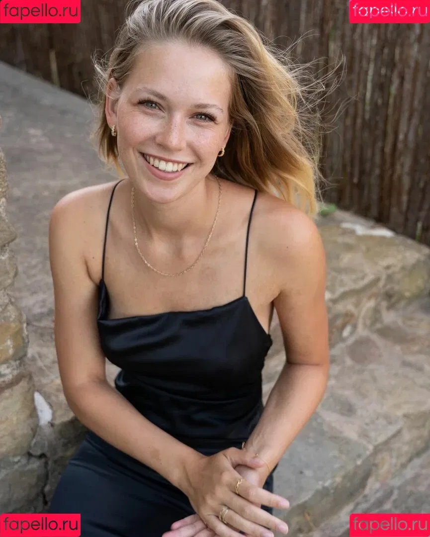 Melanie Kroll Onlyfans Photo Gallery 