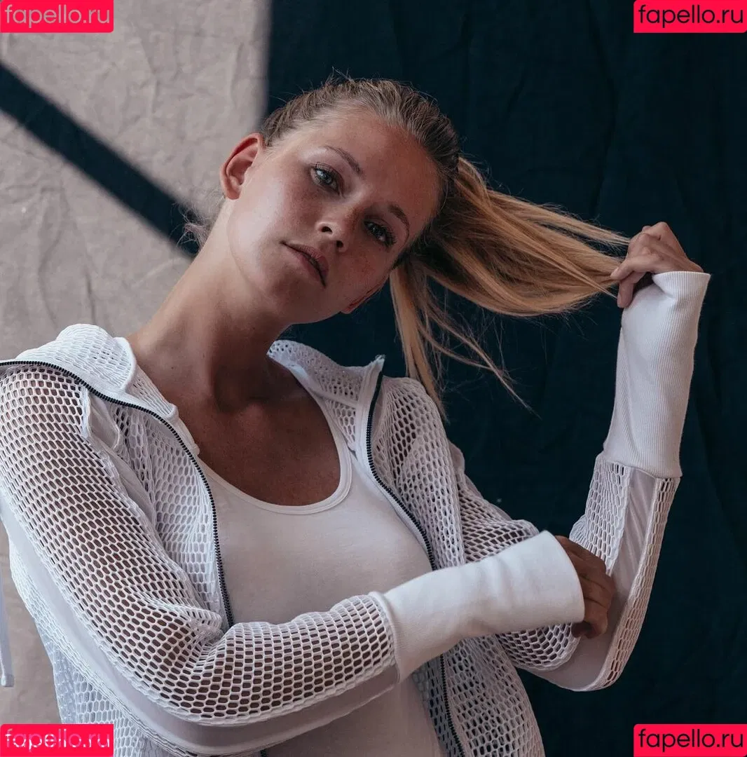 Melanie Kroll Onlyfans Photo Gallery 