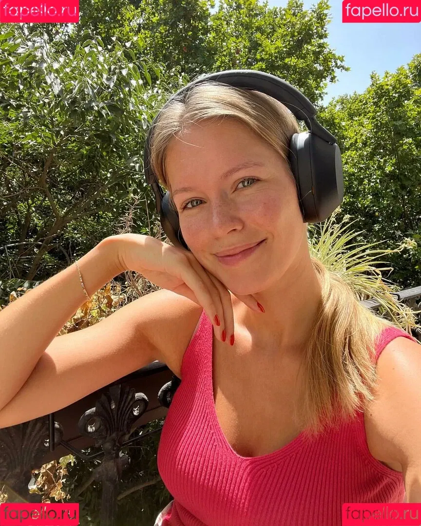 Melanie Kroll Onlyfans Photo Gallery 