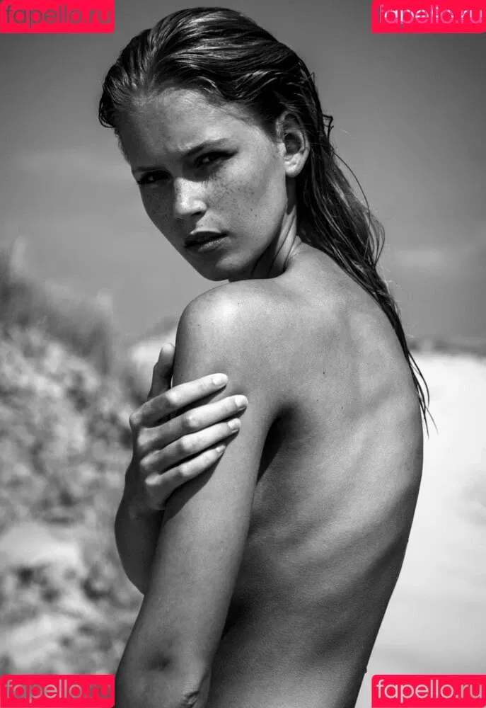 Melanie Kroll Onlyfans Photo Gallery 