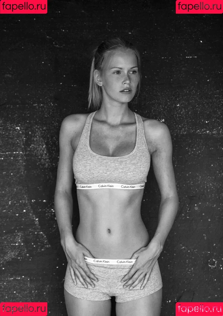 Melanie Kroll Onlyfans Photo Gallery 