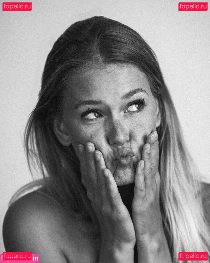 Melanie Kroll Onlyfans Photo Gallery 