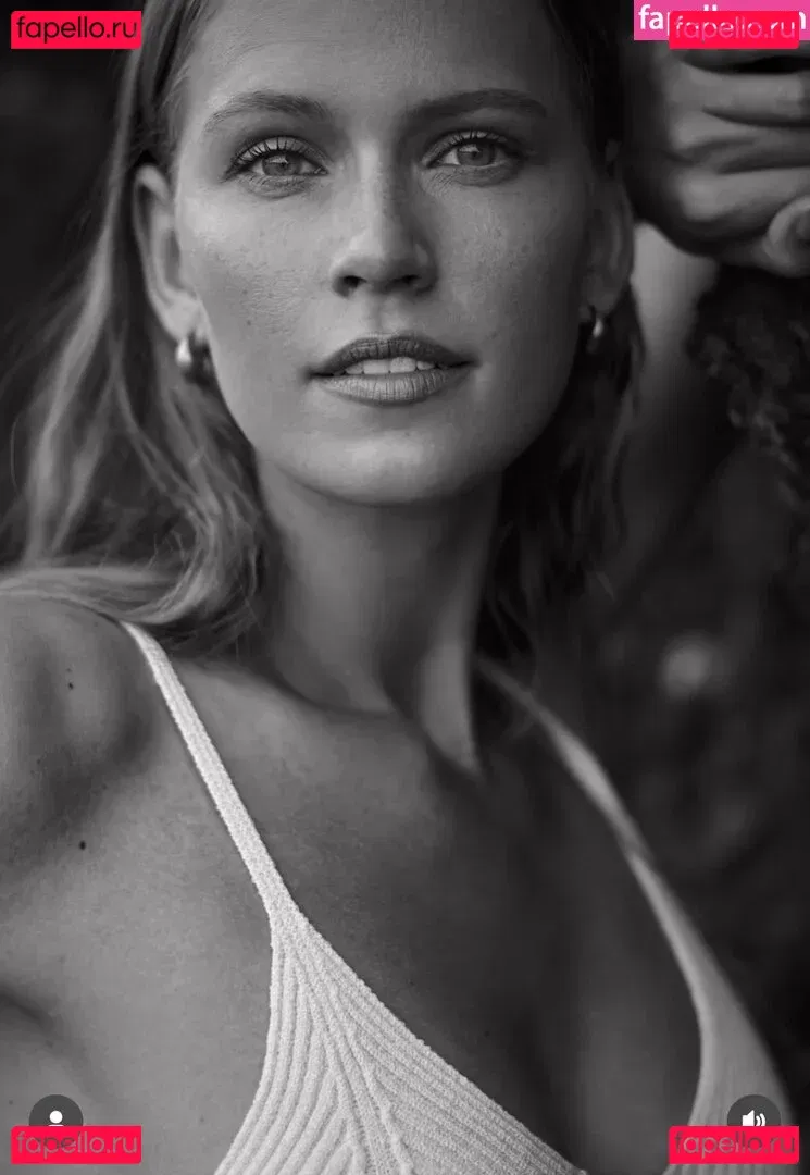 Melanie Kroll Onlyfans Photo Gallery 