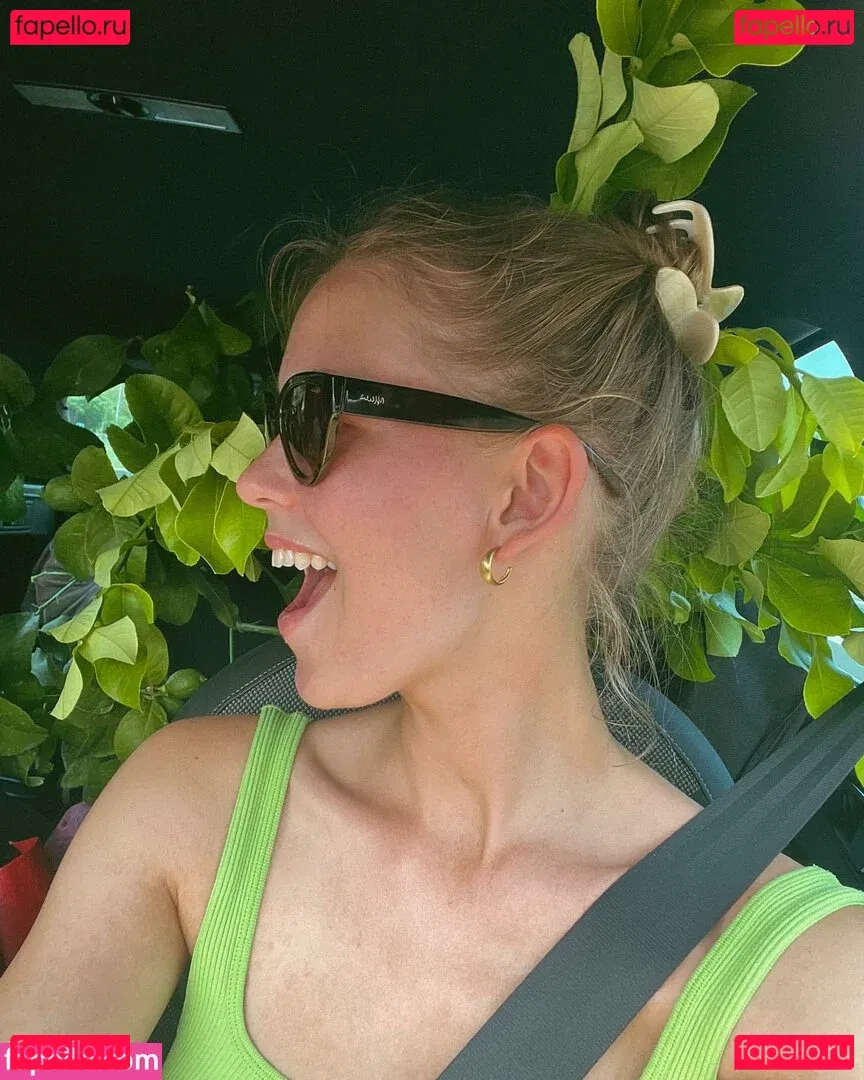 Melanie Kroll Onlyfans Photo Gallery 