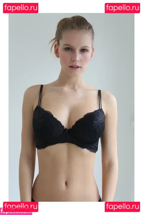 Melanie Kroll Onlyfans Photo Gallery 