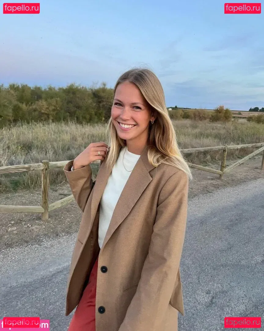 Melanie Kroll Onlyfans Photo Gallery 