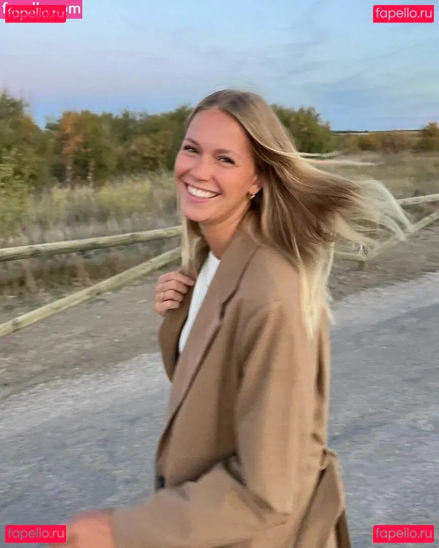 Melanie Kroll Onlyfans Photo Gallery 