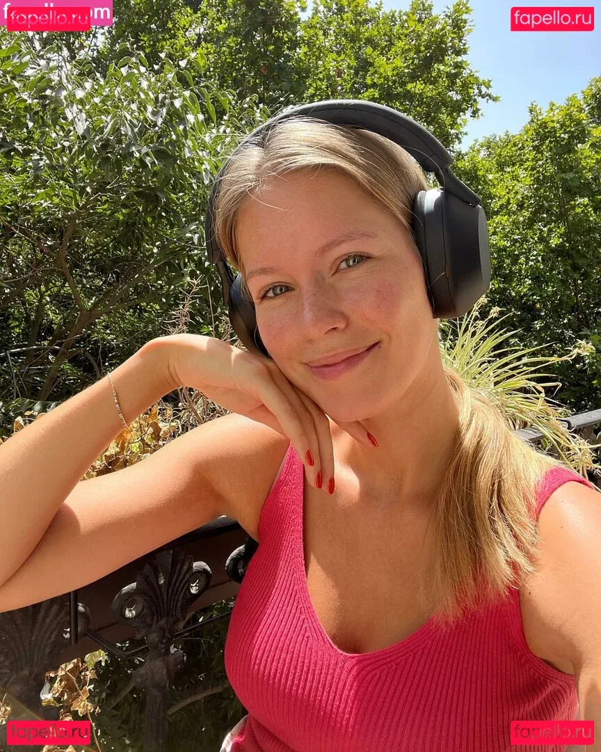 Melanie Kroll Onlyfans Photo Gallery 